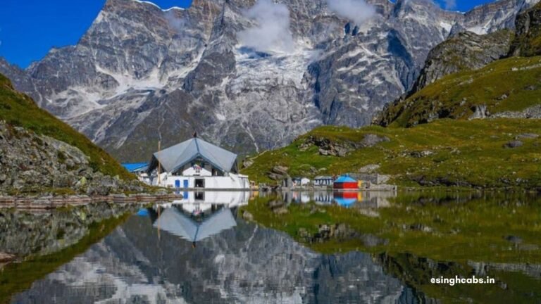 What is the Hemkund Sahib famous for